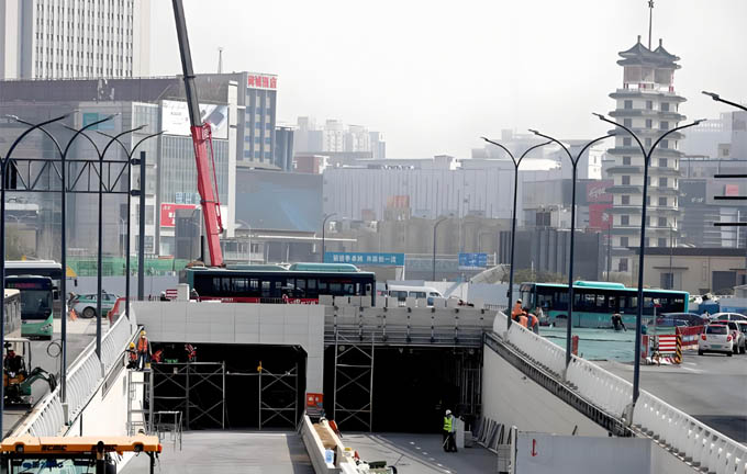 郑州火车站西广场地下人行隧道安防系统用.jpg